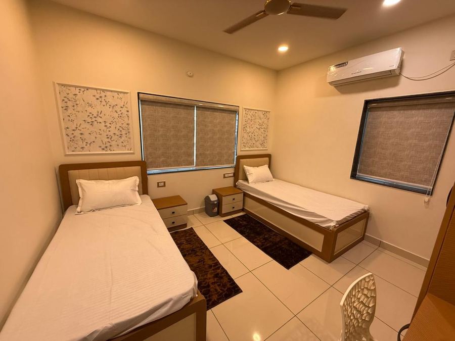 Comfortable twin bedroom for guests